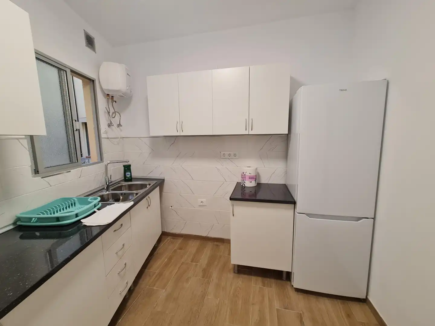 Room in Avenida Avenida Buenos Aires, La Salle - Cuatro Torres