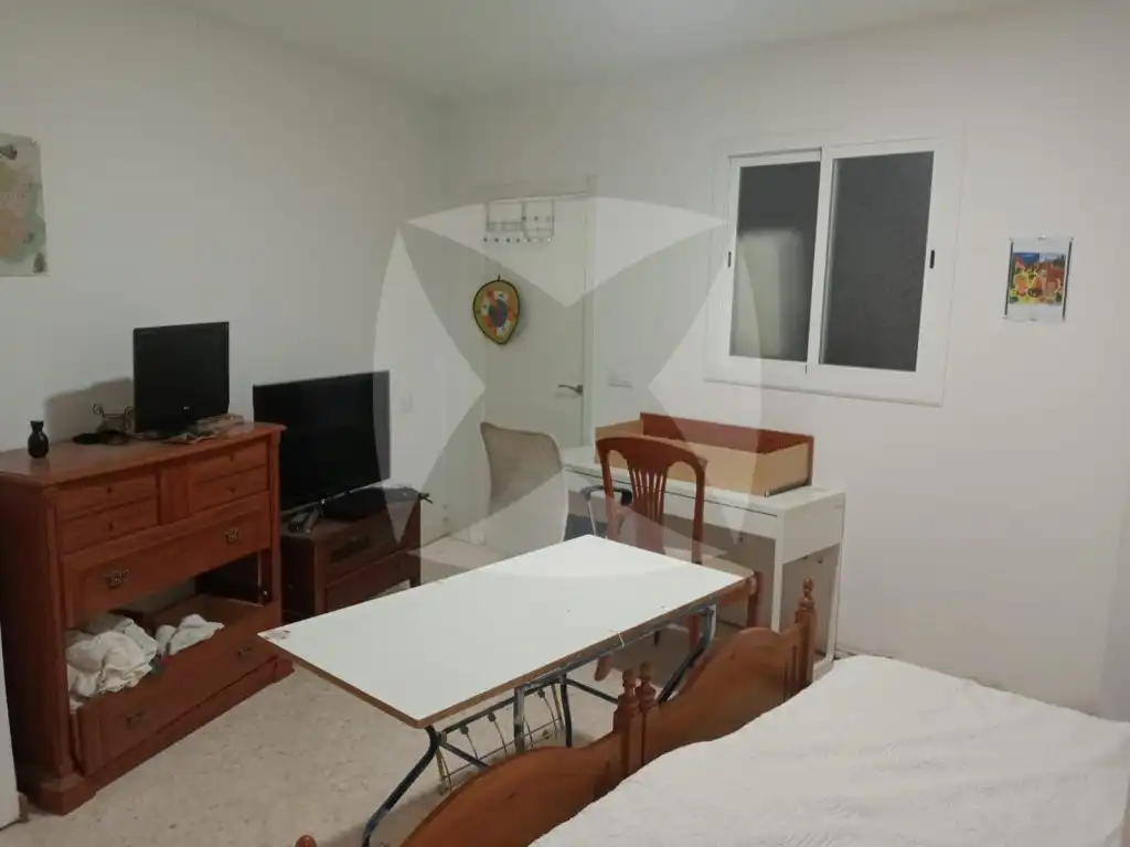 House with balcony for sale in Calle Cespedes, imagen 8