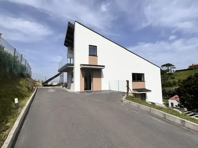 Vista exterior de Casa o xalet en venda en Gijón  amb Calefacció i Terrassa