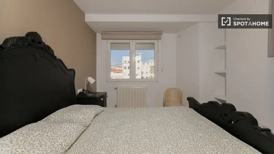 Habitación de Piso de alquiler en Valencia con Aire acondicionado, Calefacción y Amueblado