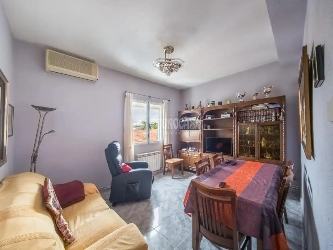 Sala de estar de Casa adosada en venta en Campo Real con Aire acondicionado