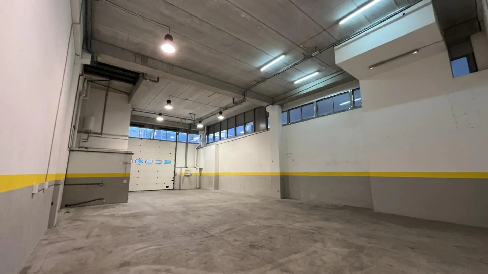 Nave industrial de alquiler en Badalona con Calefacción