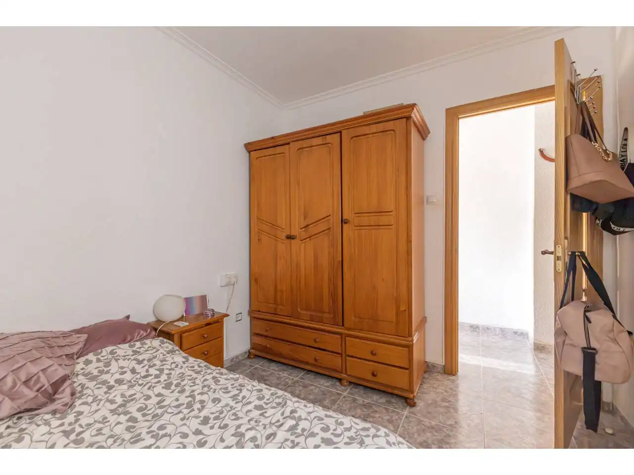Bedroom of Flat for sale in Valencia  with Air Conditioner, Furnished and Balcony