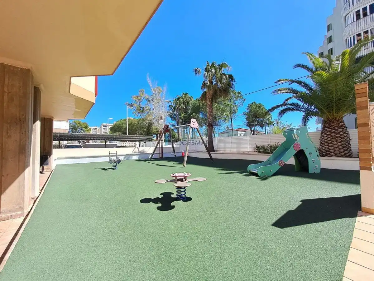 Parking de Apartamento en venta en Benicasim / Benicàssim con Trastero y Piscina comunitaria