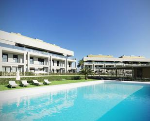 Vista exterior de Dúplex en venda en Estepona amb Piscina comunitària