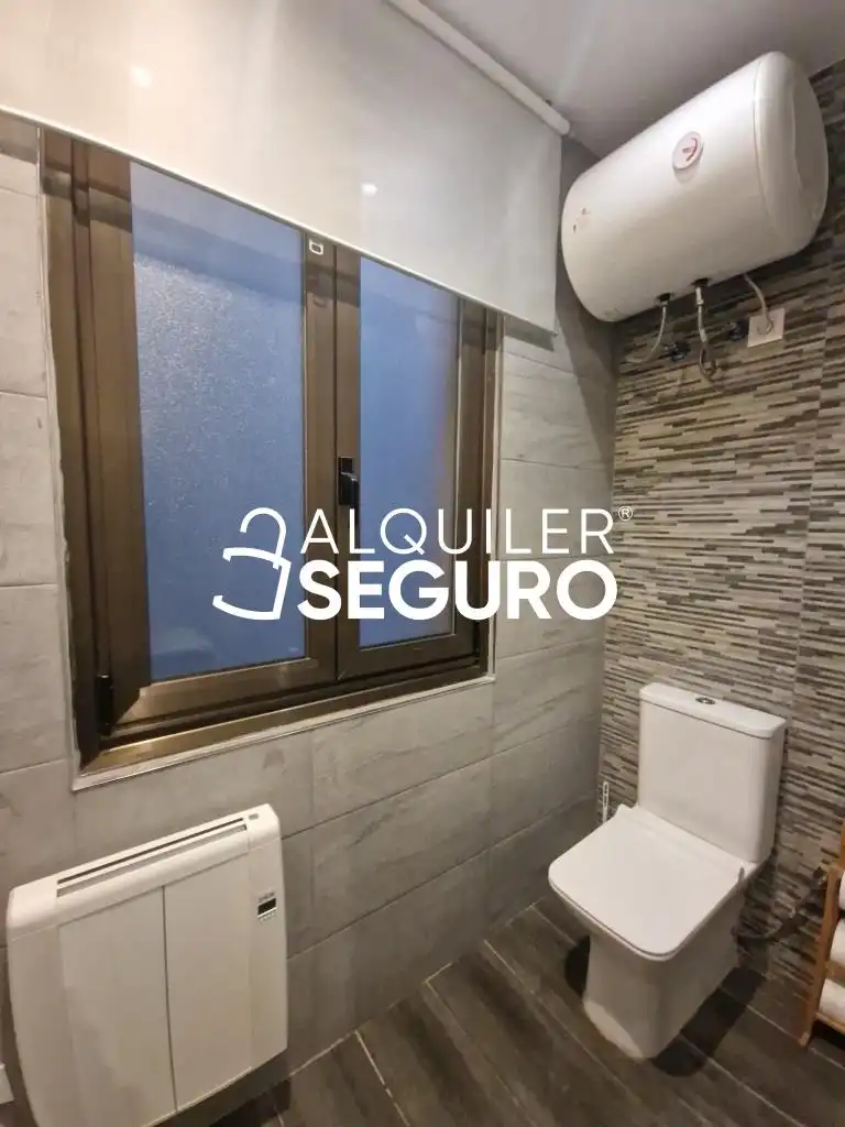 Bathroom of Flat for rent in Barakaldo   with Heating, Terrace and Furnished