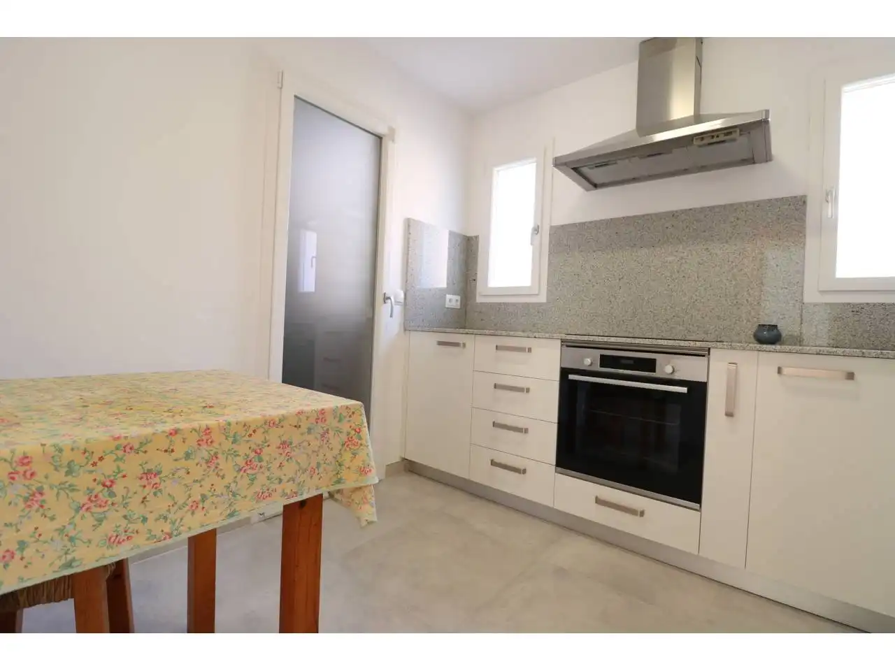 Kitchen of Flat for rent in Sant Cugat del Vallès  with Heating, Parquet flooring and Alarm