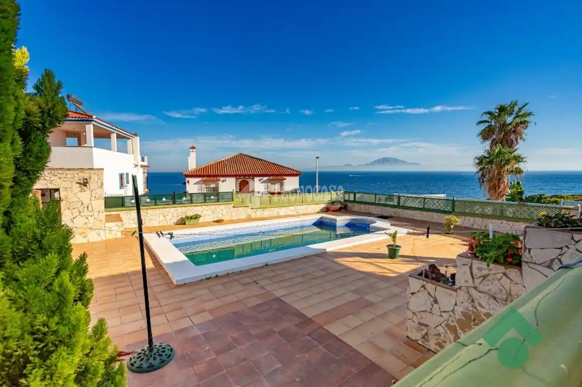 Swimming pool of Houses for sale in Algeciras  with Heating and Swimming Pool