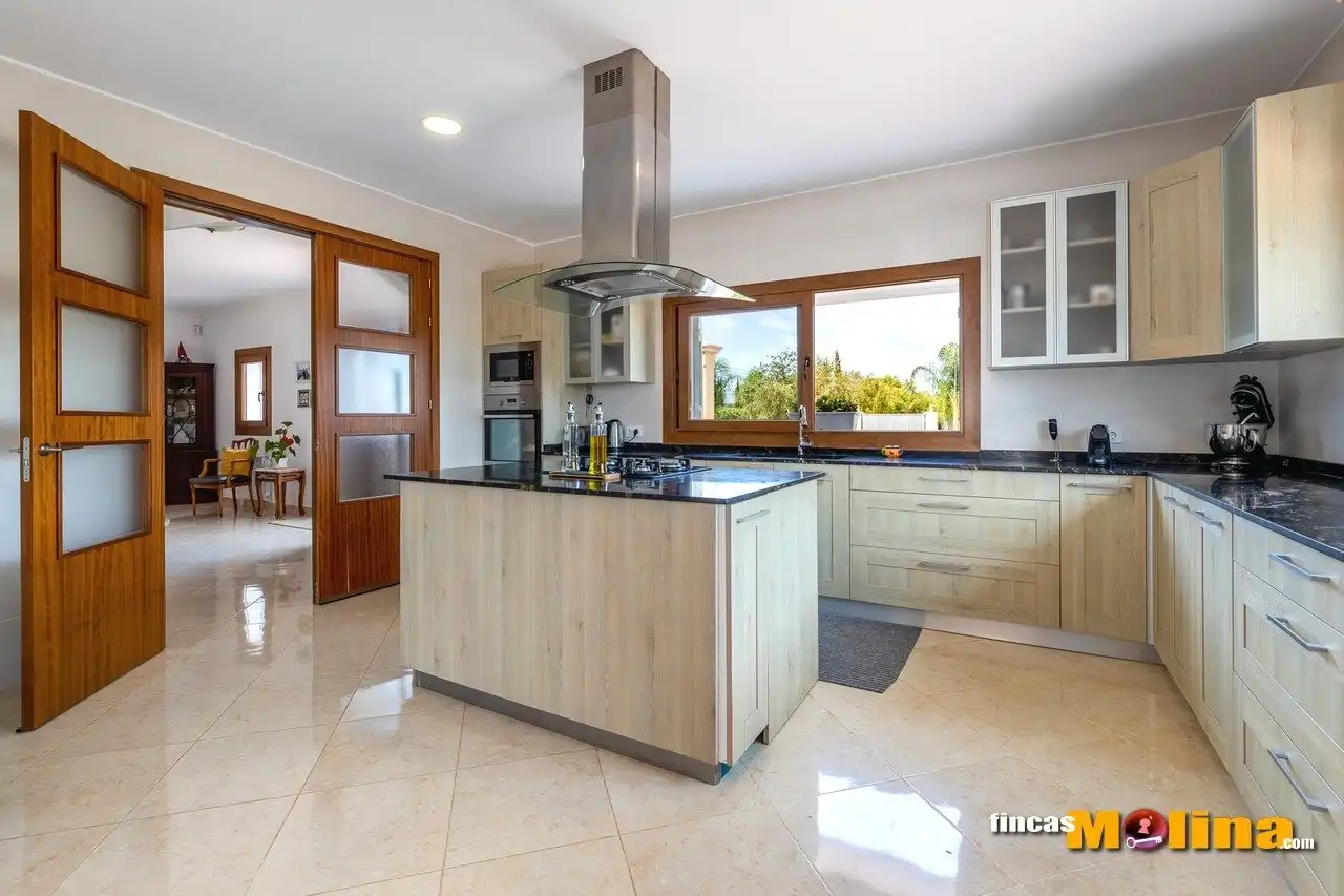 Cuina de Casa o xalet en venda en  Palma de Mallorca amb Aire condicionat, Calefacció i Jardí privat