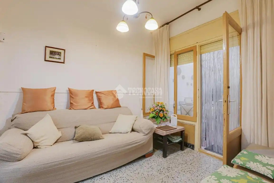 Habitación de Casa adosada en venta en Terrassa