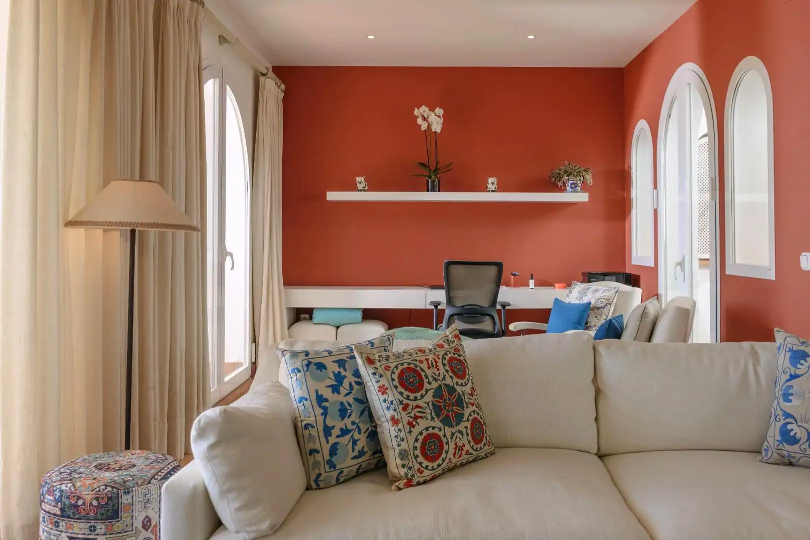 Sala d'estar de Casa o xalet en venda en Benalup-Casas Viejas amb Aire condicionat, Calefacció i Jardí privat