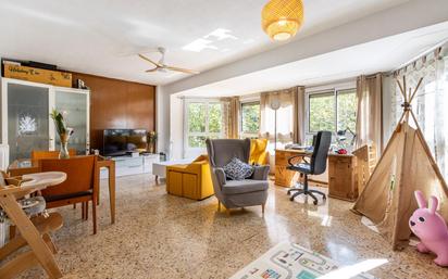 Sala d'estar de Pis en venda en Terrassa amb Calefacció i Terrassa