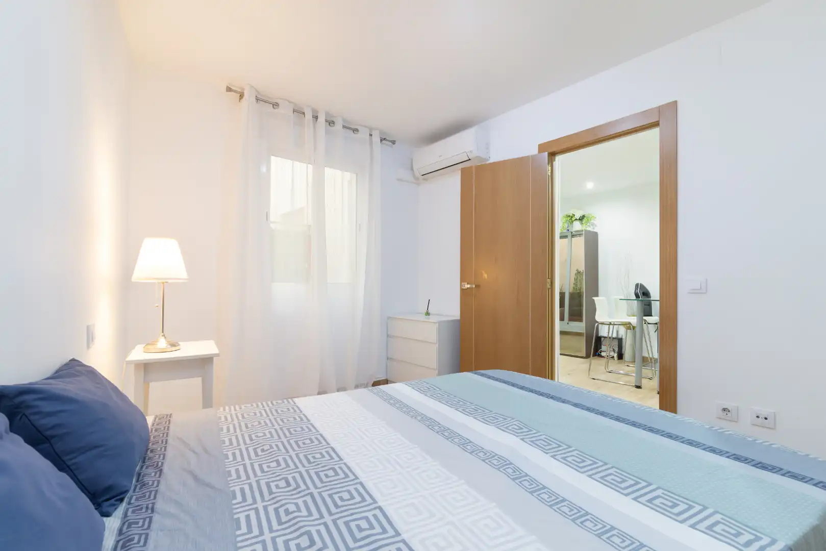 Dormitori de Apartament en venda en Madrid amb Aire condicionat, Calefacció i Moblat