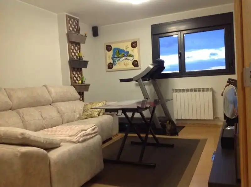 Sala de estar de Piso en venta en Santo Domingo de la Calzada con Calefacción, Parquet y Trastero