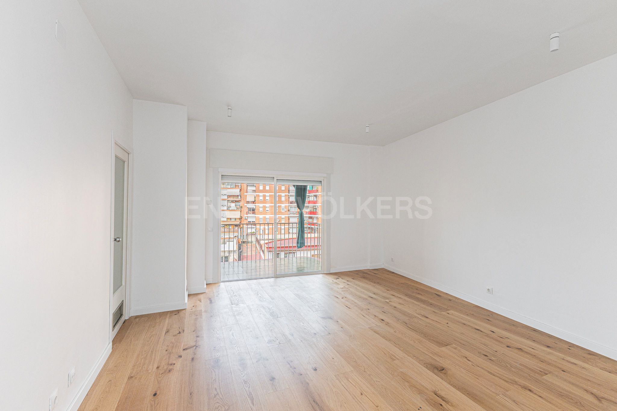 Exterior view of Apartment for sale in  Barcelona Capital  with Air Conditioner, Heating and Parquet flooring
