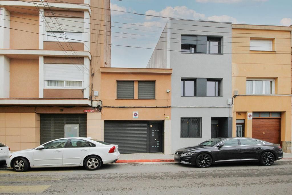 Vista exterior de Casa o xalet en venda en Sabadell amb Calefacció