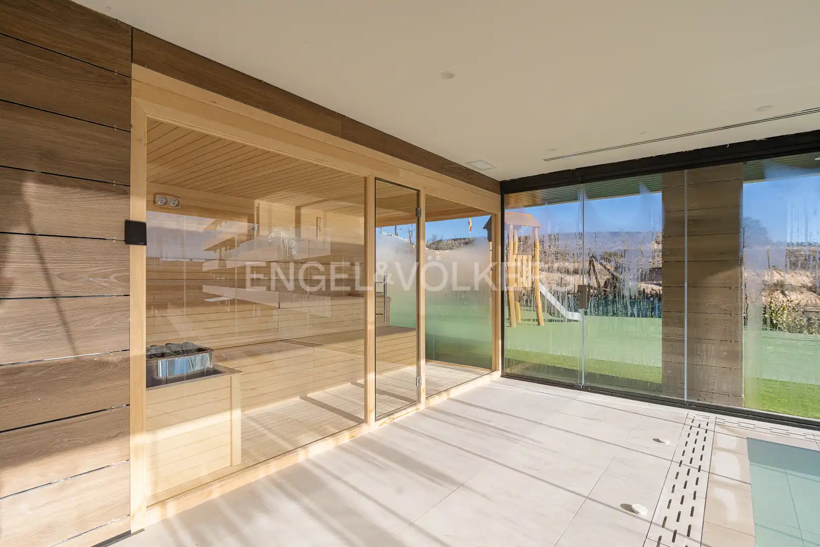 Terrasse von Wohnung zur Miete in La Moraleja mit Klimaanlage, Heizung und Privatgarten