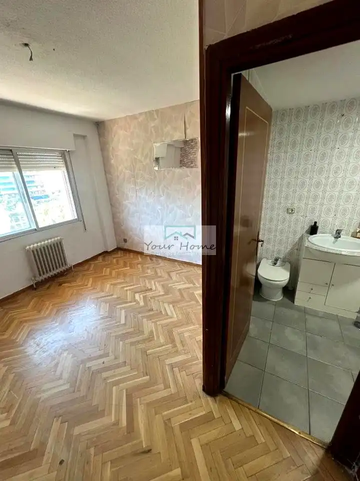 Habitación de Piso en venta en Torrejón de Ardoz con Parquet y Terraza