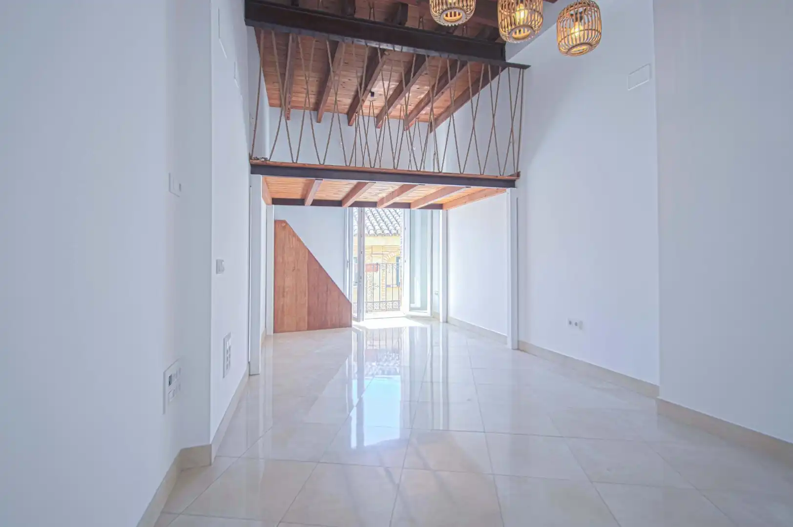 Dachboden zum Verkauf in Sevilla mit Klimaanlage, Terrasse und Balkon