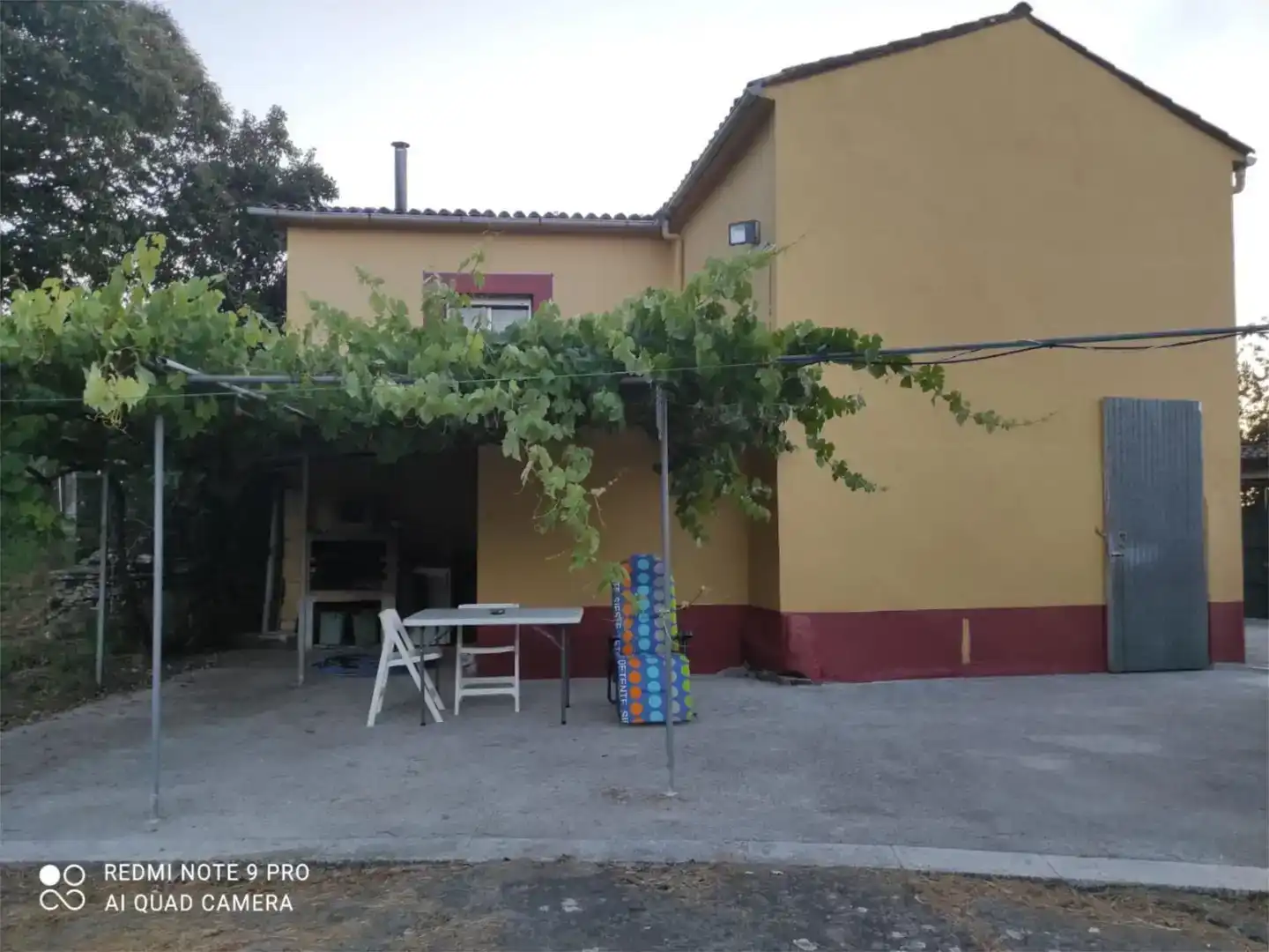 Vista exterior de Casa o chalet en venta en Monterroso con Jardín privado, Piscina y Amueblado