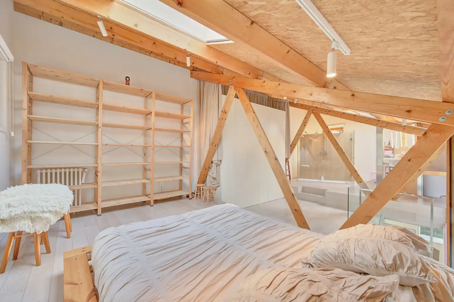 Habitación de Casa adosada en venta en  Pamplona / Iruña con Calefacción, Jardín privado y Parquet