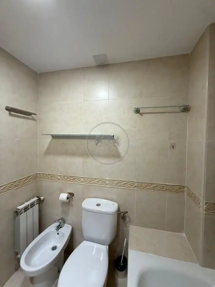 Baño de Apartamento en venta en Madrid con Calefacción y Amueblado