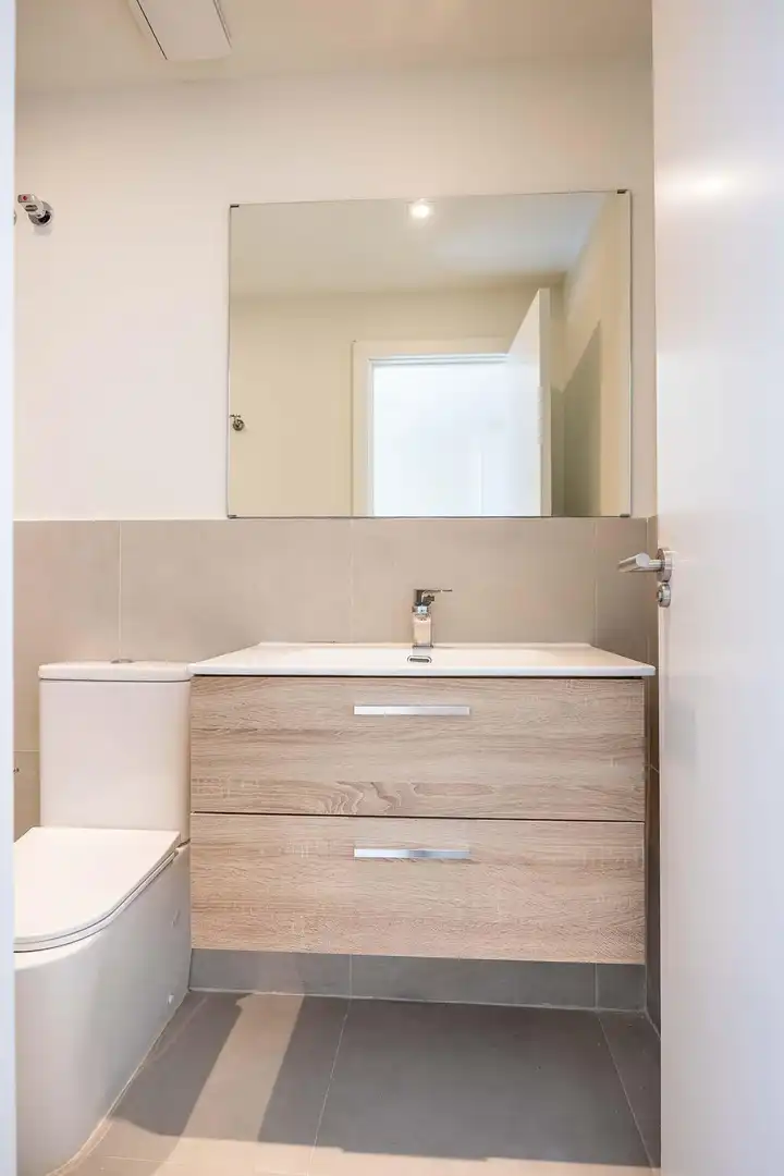 Bathroom of Flat for sale in Sevilla  with Air Conditioner