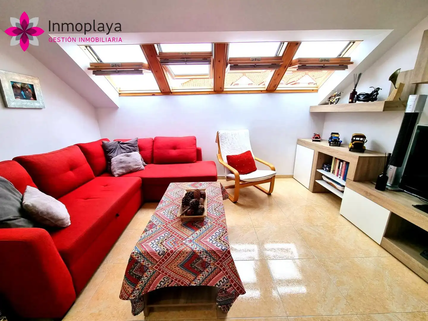Sala d'estar de Àtic en venda en Meruelo amb Calefacció, Jardí privat i Terrassa