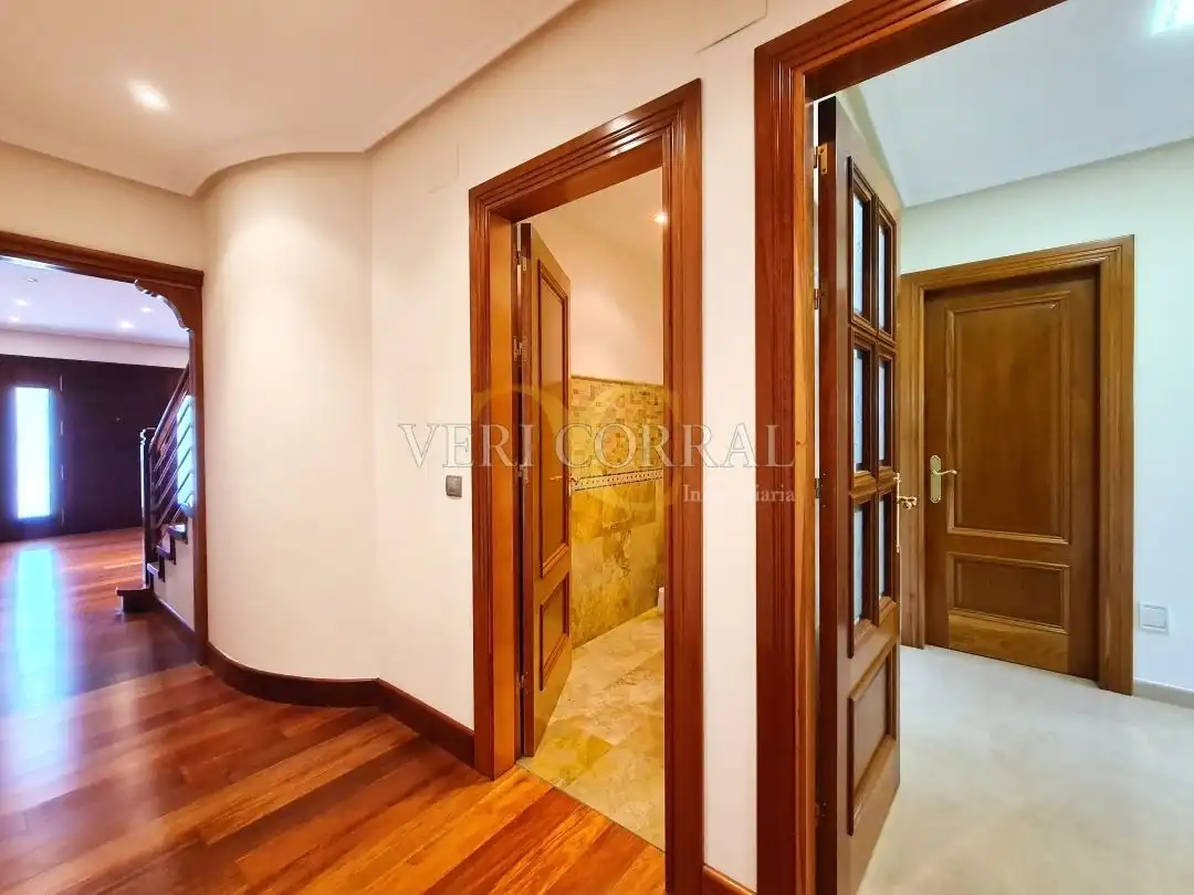 Casa o chalet en venta en Oviedo  con Calefacción, Jardín privado y Terraza