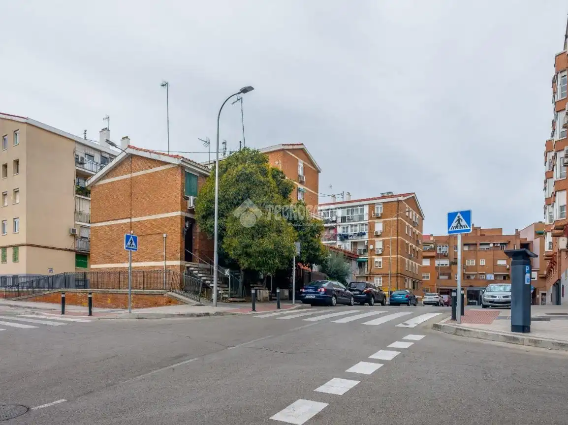 Vista exterior de Casa adosada en venta en Ciudad Lineal