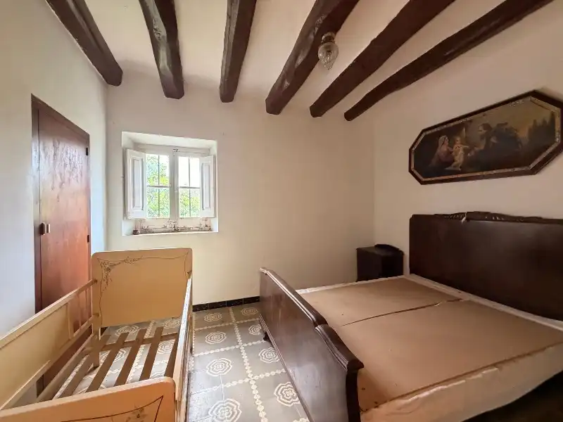 Dormitori de Casa o xalet en venda en Saus, Camallera i Llampaies amb Terrassa i Balcó
