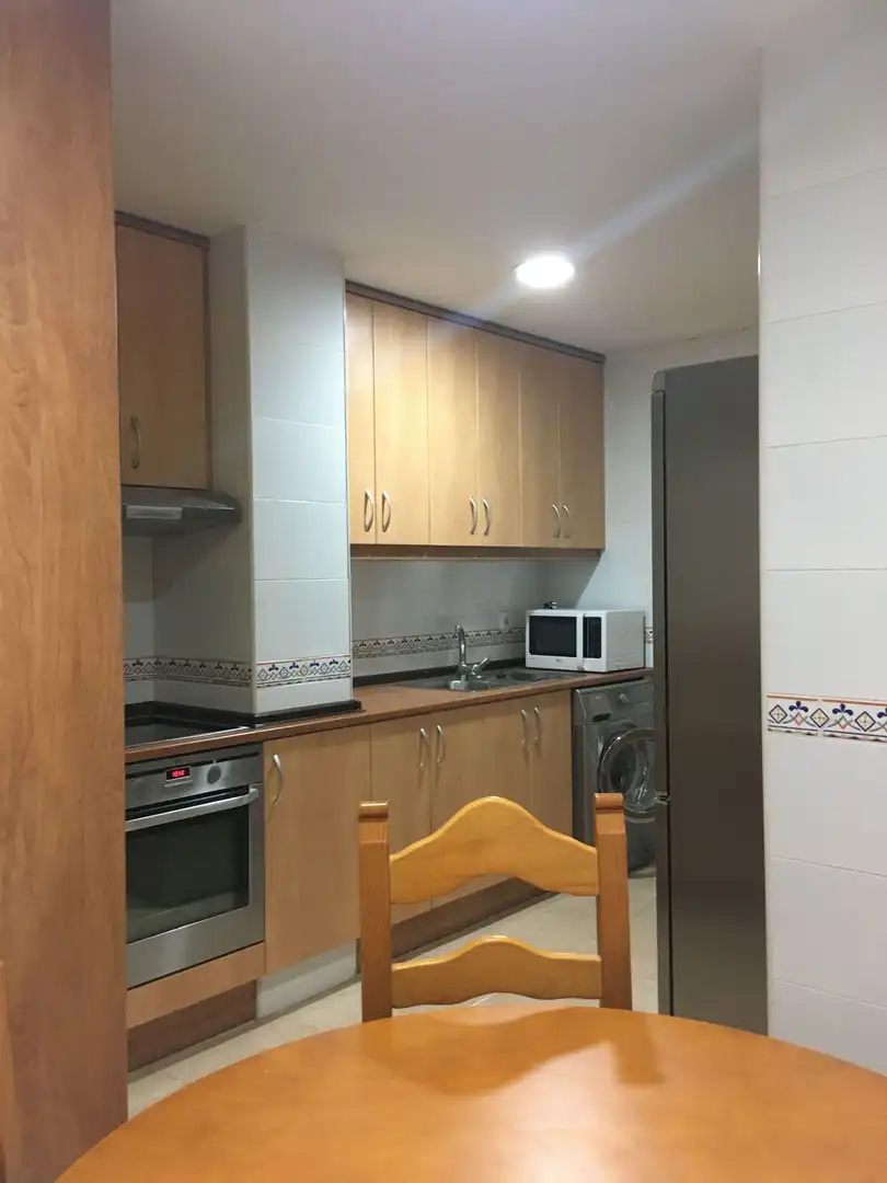 Küche von Wohnung zur Miete in Cedillo del Condado mit Heizung und Möbliert