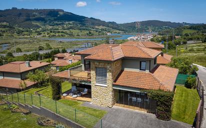 Vista exterior de Casa o xalet en venda en Villaviciosa amb Calefacció, Terrassa i Traster
