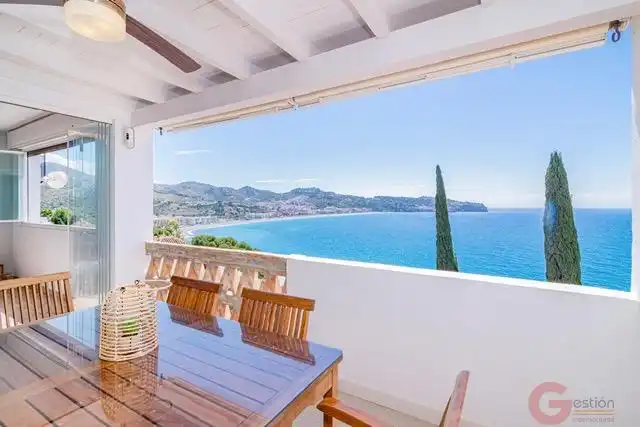 Houses for sale in Las Palomas
