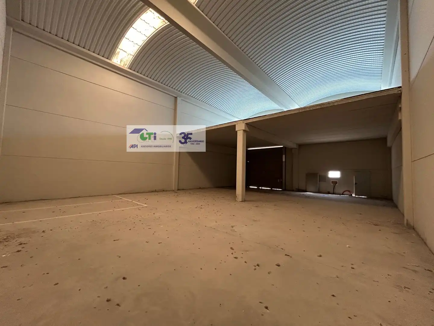 Industrial building for sale in CALLE ACEBO, imagen 2