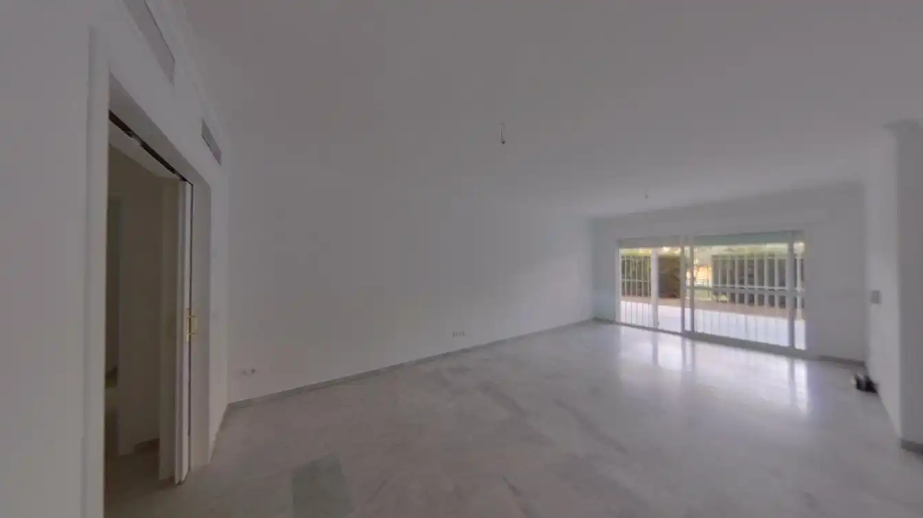 Comedor de Piso en venta en Marbella con Piscina