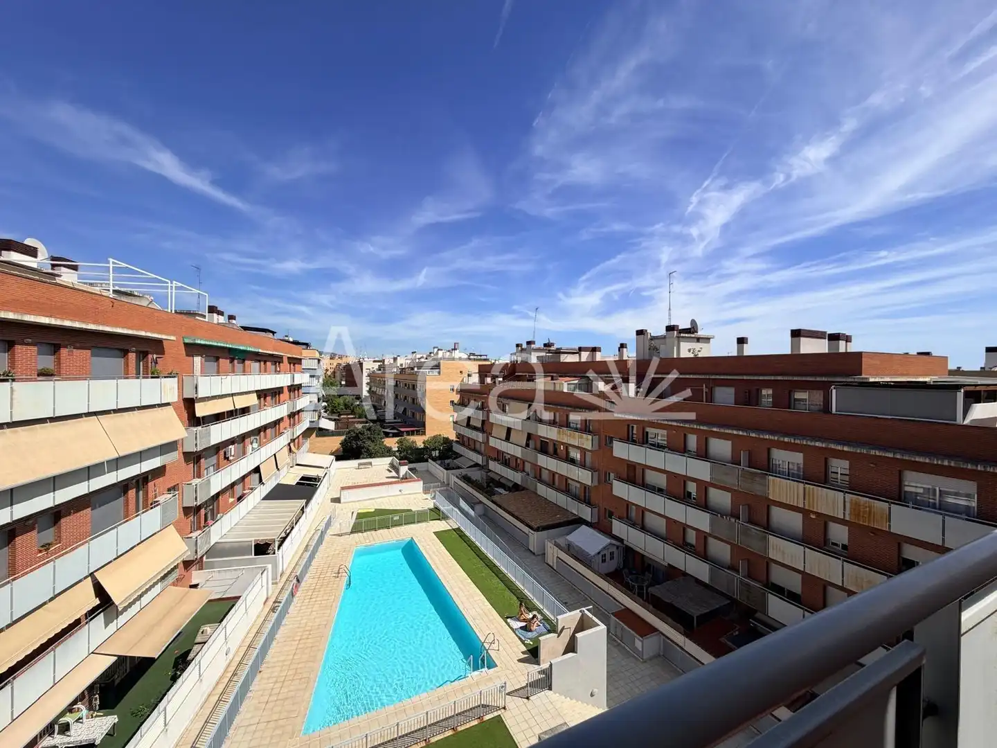 Piscina de Piso en venta en Mataró con Jardín privado, Balcón y Piscina comunitaria