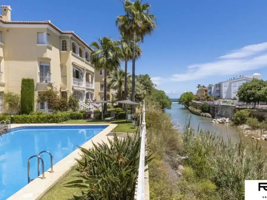 Außenansicht von Wohnung zur Miete in Jávea / Xàbia mit Klimaanlage, Privatgarten und Schwimmbad