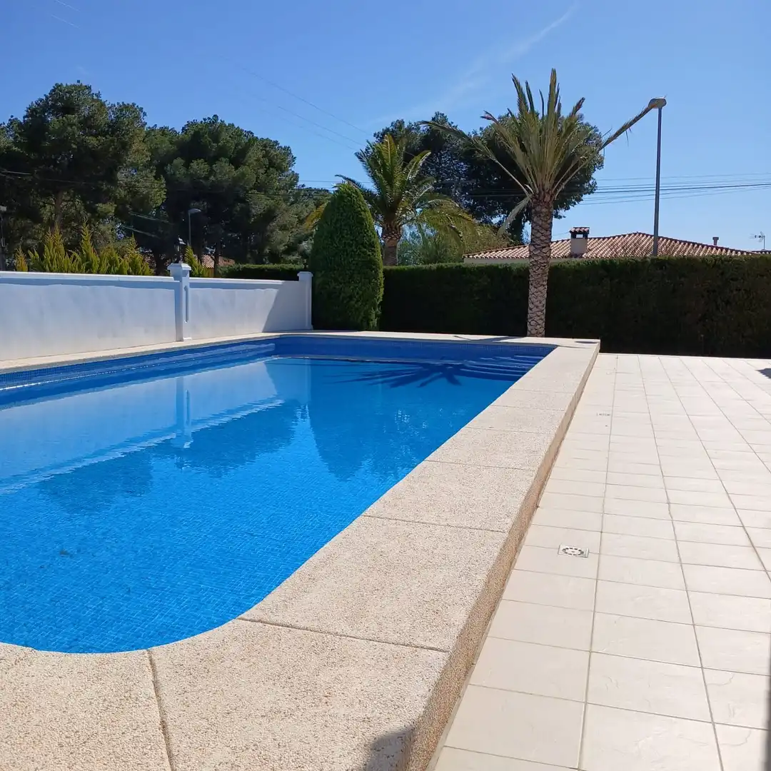 Piscina de Casa o chalet en venta en La Nucia con Aire acondicionado, Calefacción y Jardín privado