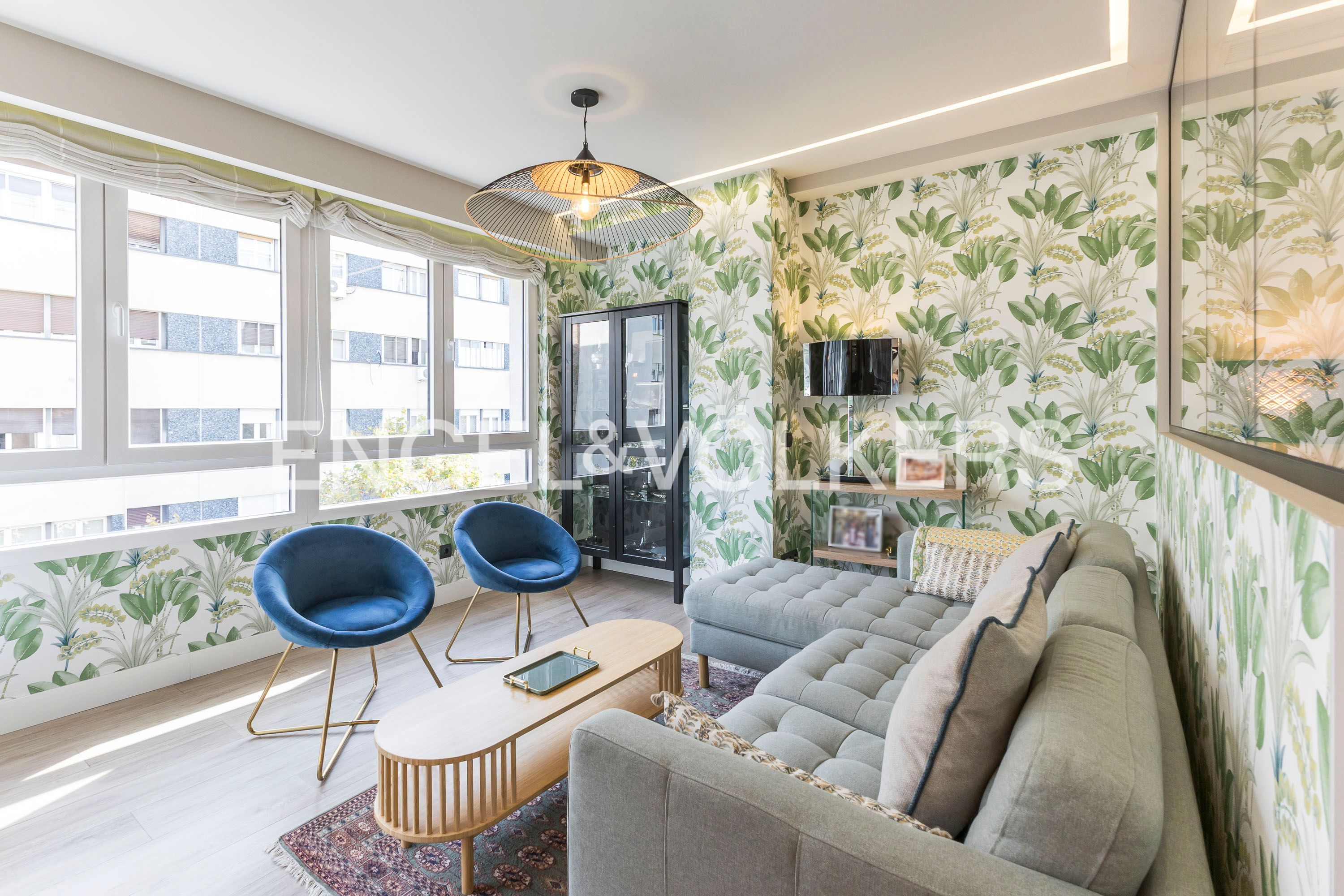 Sala d'estar de Apartament en venda en  Madrid Capital amb Aire condicionat, Calefacció i Traster