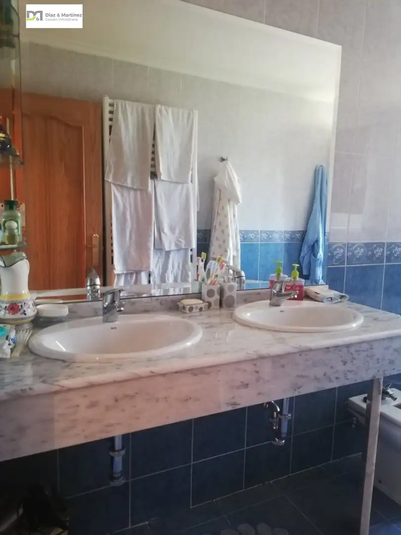 Baño de Casa o chalet en venta en Santa Colomba de Curueño con Jardín privado, Parquet y Terraza