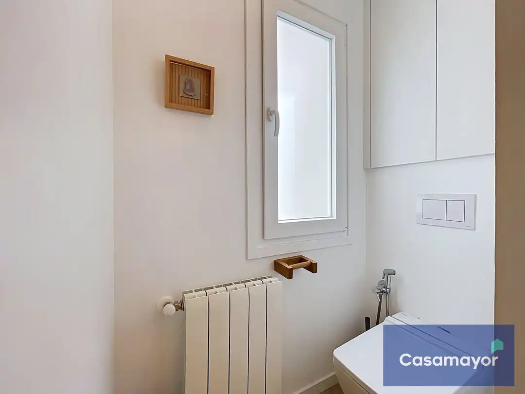 Baño de Piso en venta en Alicante / Alacant con Aire acondicionado, Calefacción y Terraza