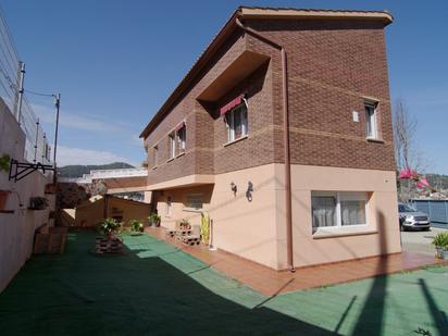 Vista exterior de Casa o xalet en venda en Sant Vicenç Dels Horts amb Calefacció, Jardí privat i Terrassa