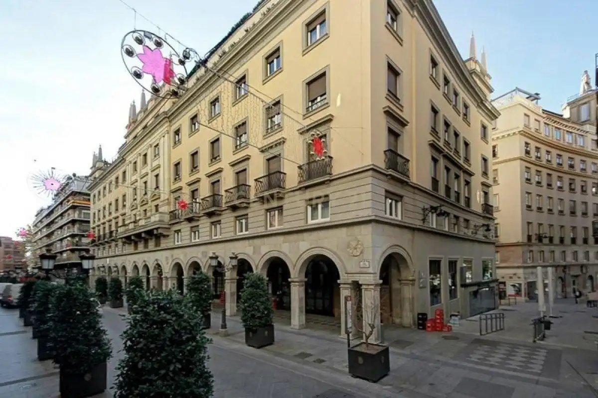 Vista exterior de Apartamento en venta en Granada con Aire acondicionado, Horno y Microondas