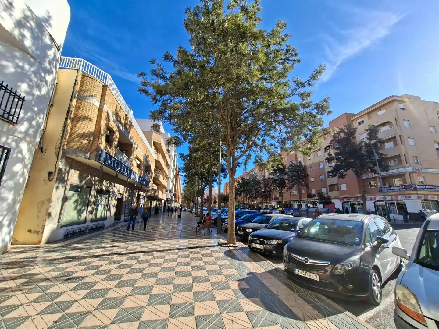 Exterior view of Commercial properties for sale in Roquetas de Mar