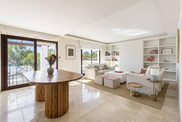 Apartamento en Venta en Calle Sierra Cazorla, 77 en Lomas de Marbella Club