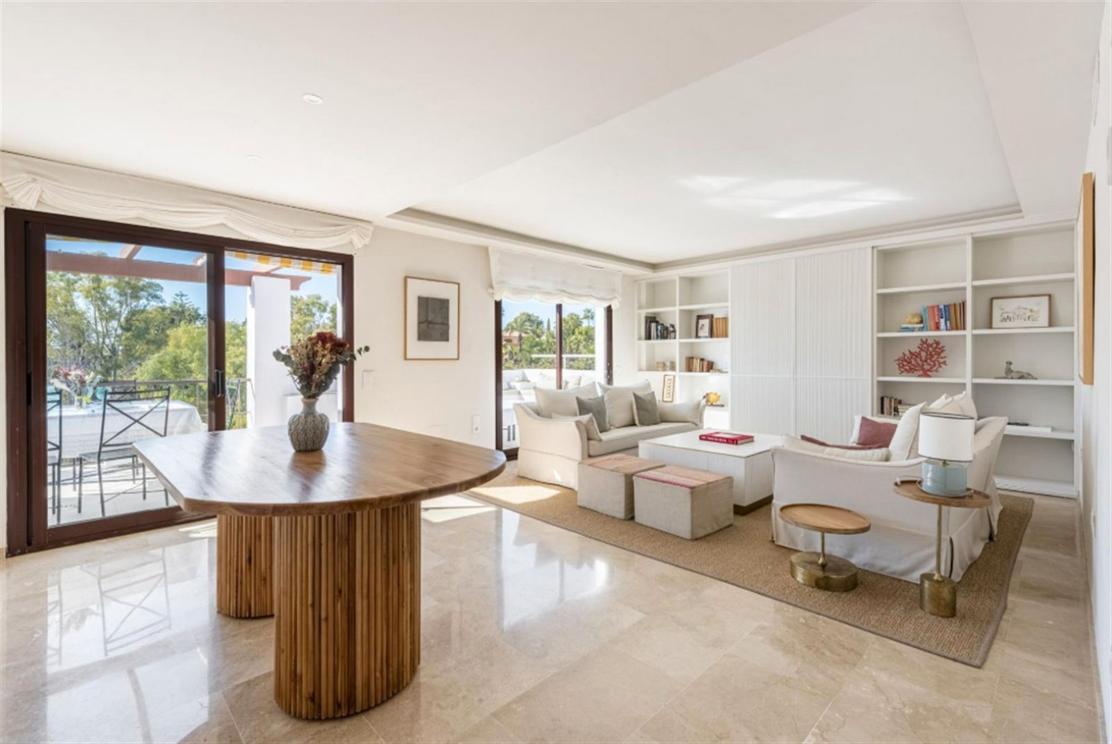 Living room of Apartment for sale in Marbella  with Terrace, Storage room and Furnished
