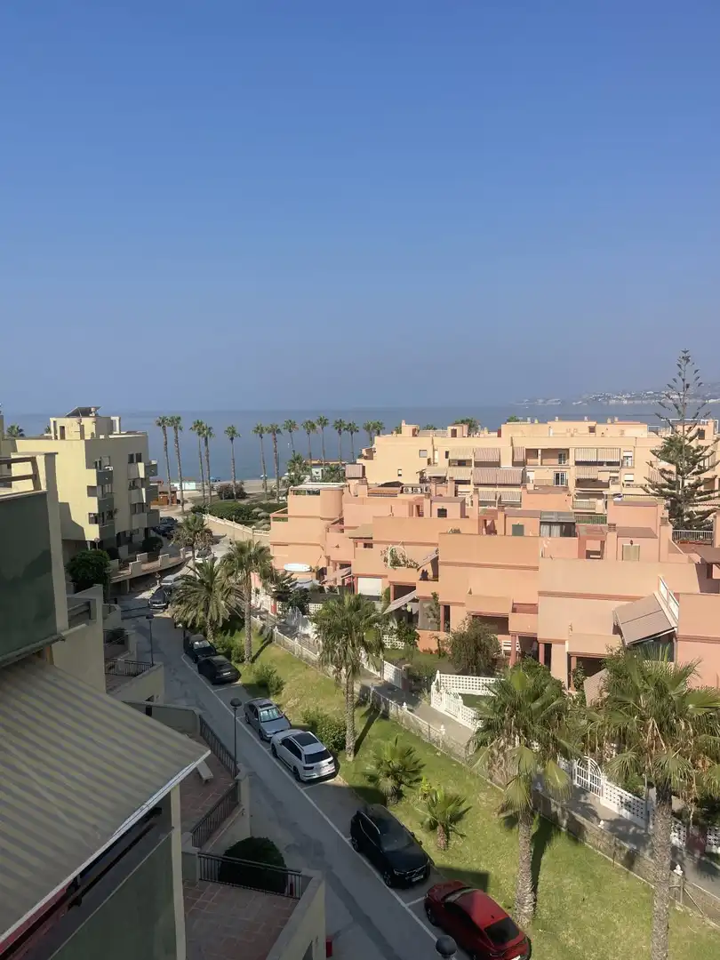 Außenansicht von Wohnung zur Miete in Salobreña mit Terrasse, Schwimmbad und Möbliert