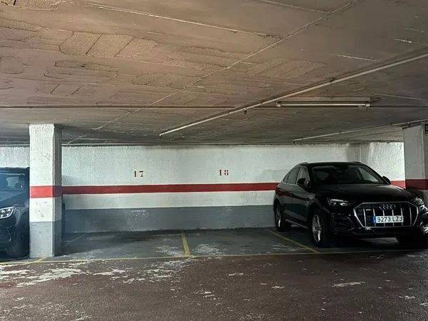 Garaje en Alquiler en Carrer de Bertran, 26 en El Putget i el Farró