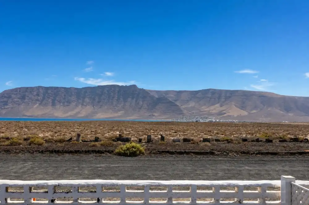 Vista exterior de Casa o xalet en venda en Teguise amb Terrassa